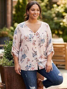 Misia Curvy Women's 2X Floral V-Neck Top Roll-Tab Sleeve Blush Pink